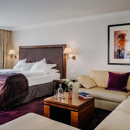 Romantik Astenkrone Hotel 4*