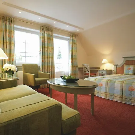 Romantik Astenkrone ホテル 4*