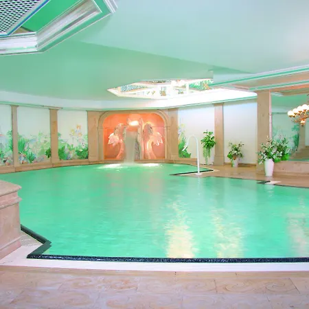 Romantik Astenkrone Hotel 4*