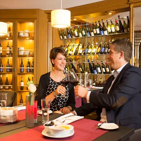 Romantik Astenkrone ホテル 4*