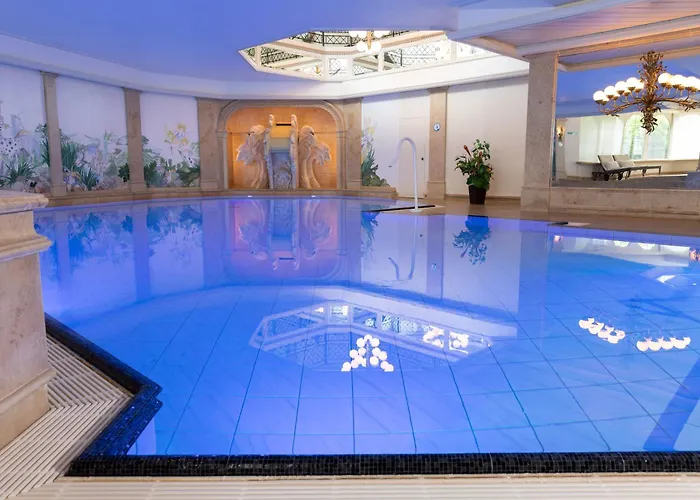 Romantik Astenkrone מלון