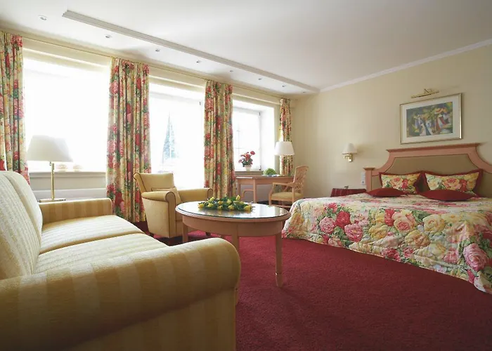 Romantik Astenkrone 호텔 4*