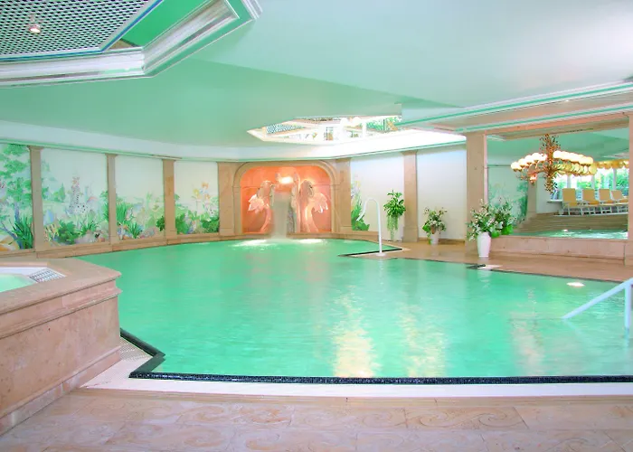 Romantik Astenkrone فندق 4*